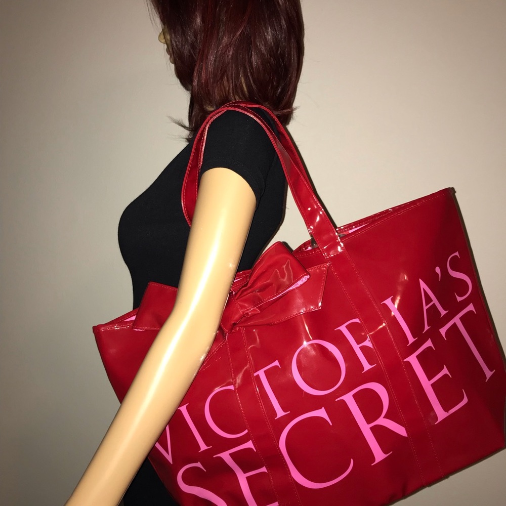 Victoria’s Secret - Picture 3 of 4